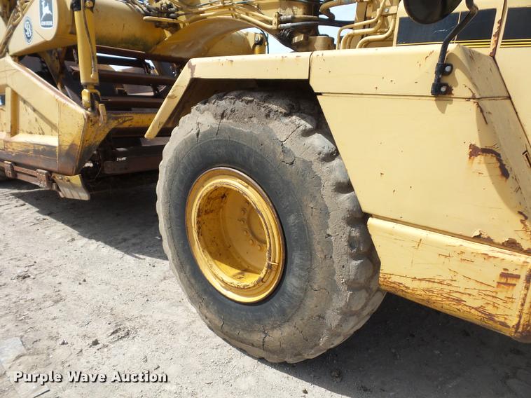 image for item L4719 1996 John Deere 762B elevating scraper