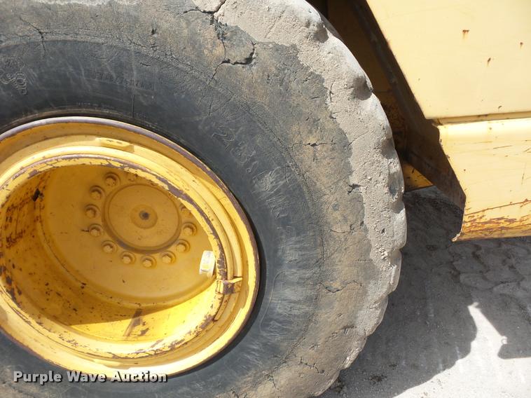 image for item L4719 1996 John Deere 762B elevating scraper