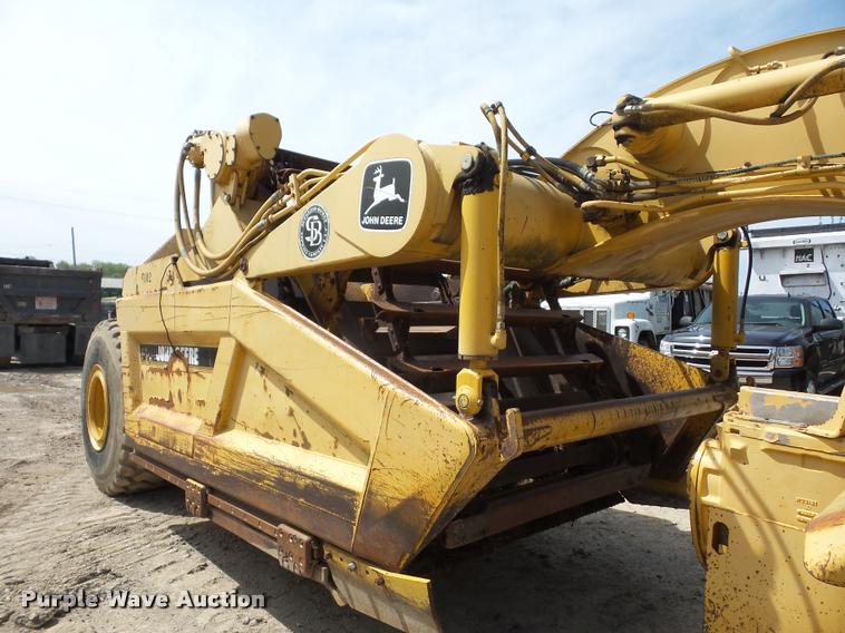 image for item L4719 1996 John Deere 762B elevating scraper