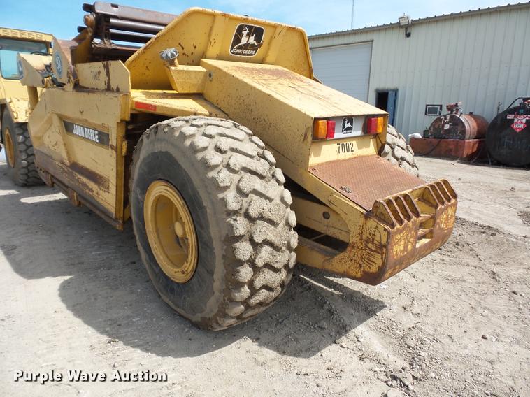 image for item L4719 1996 John Deere 762B elevating scraper