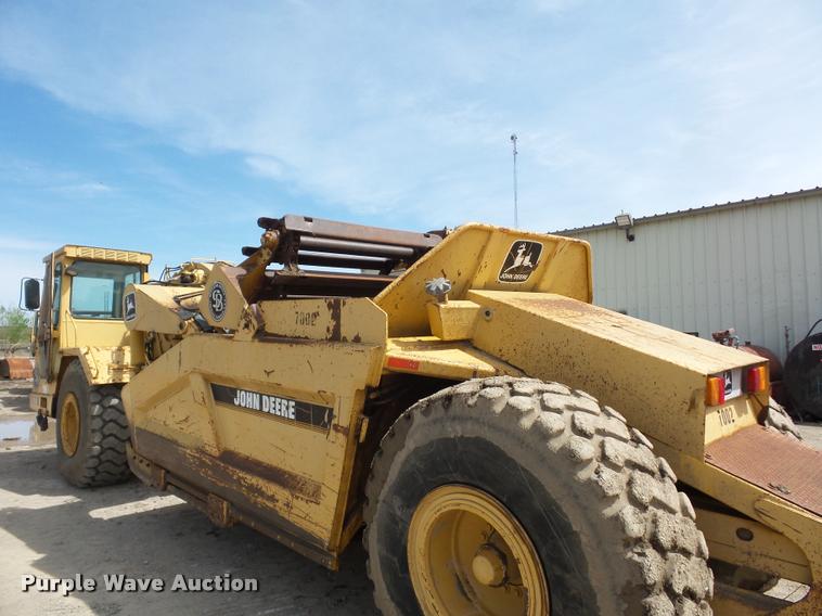 image for item L4719 1996 John Deere 762B elevating scraper