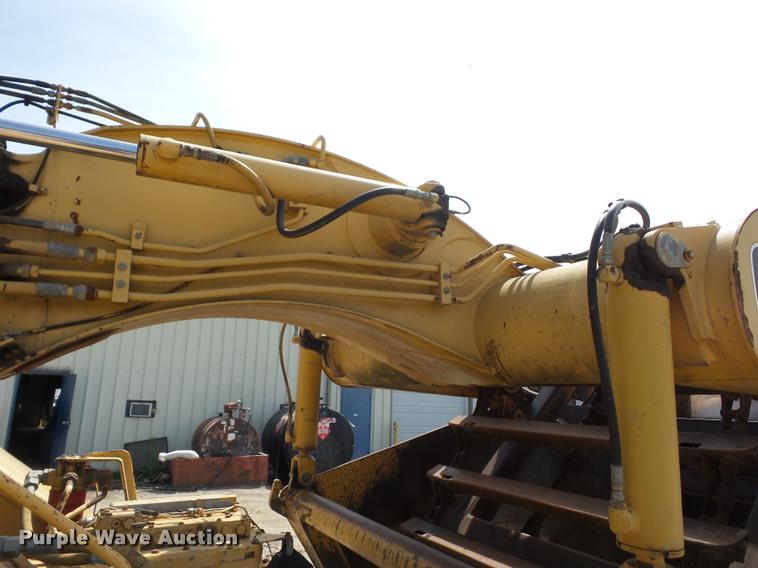 image for item L4719 1996 John Deere 762B elevating scraper