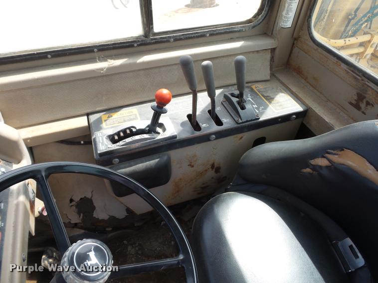 image for item L4719 1996 John Deere 762B elevating scraper