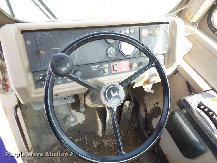 image for item L4719 1996 John Deere 762B elevating scraper