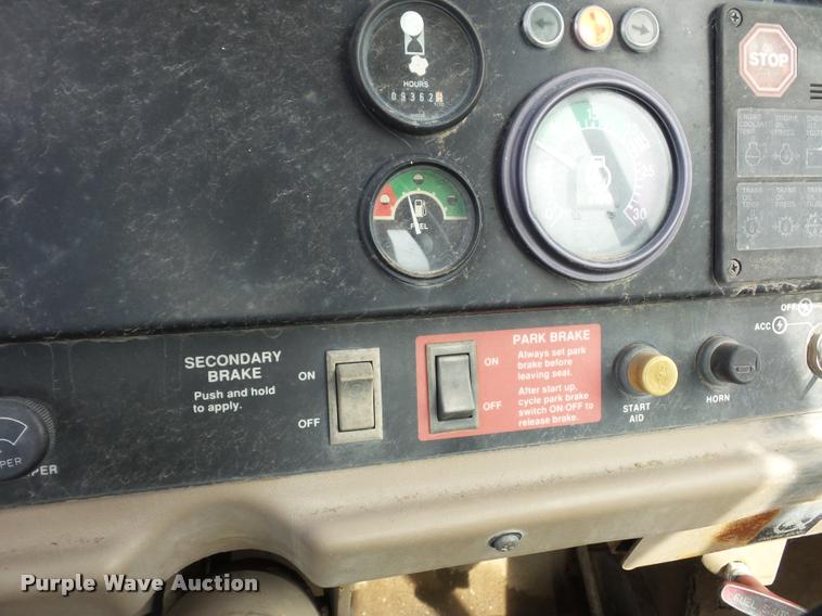 image for item L4719 1996 John Deere 762B elevating scraper