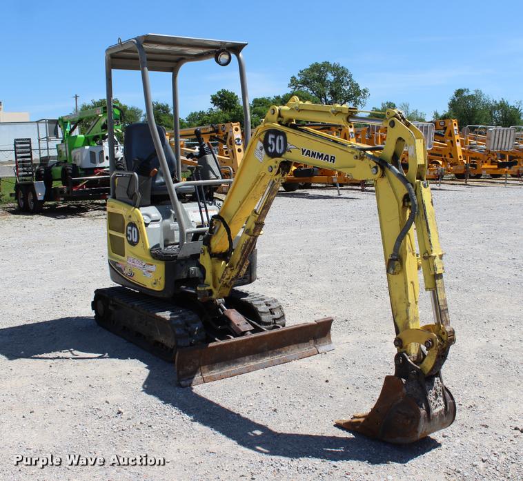 image for item L4990 2011 Yanmar VIO17 compact excavator