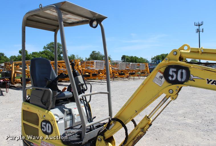 image for item L4990 2011 Yanmar VIO17 compact excavator