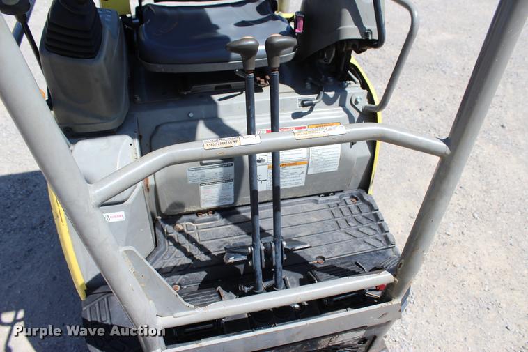 image for item L4990 2011 Yanmar VIO17 compact excavator