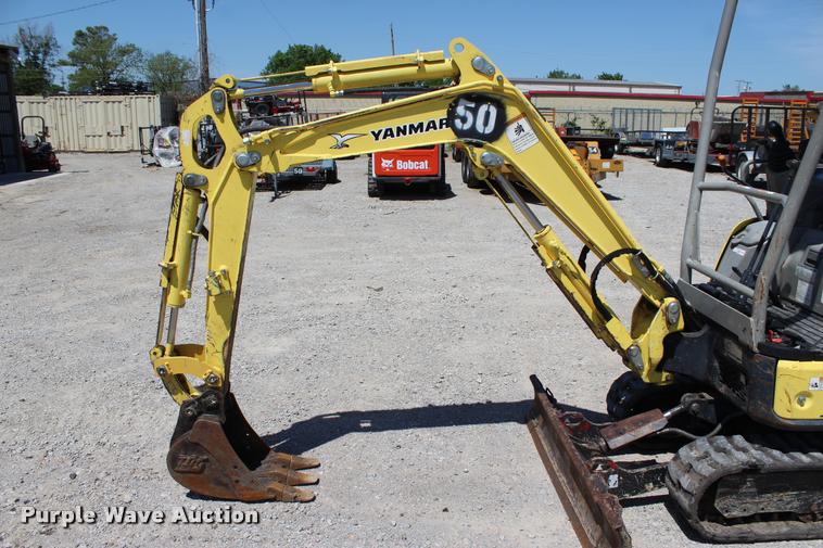 image for item L4990 2011 Yanmar VIO17 compact excavator