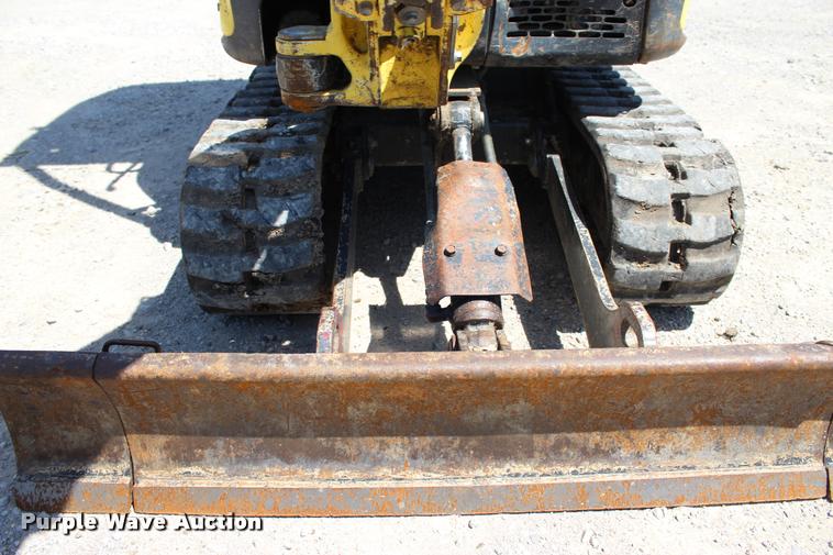 image for item L4990 2011 Yanmar VIO17 compact excavator