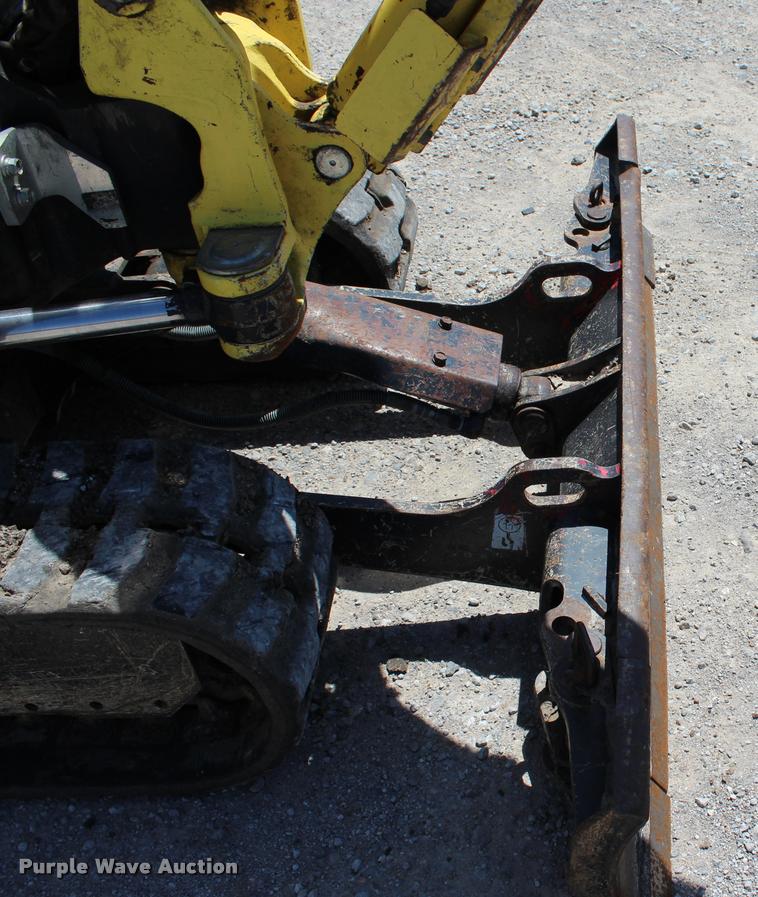 image for item L4990 2011 Yanmar VIO17 compact excavator