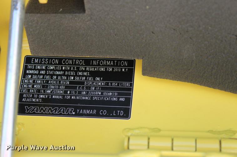 image for item L4990 2011 Yanmar VIO17 compact excavator
