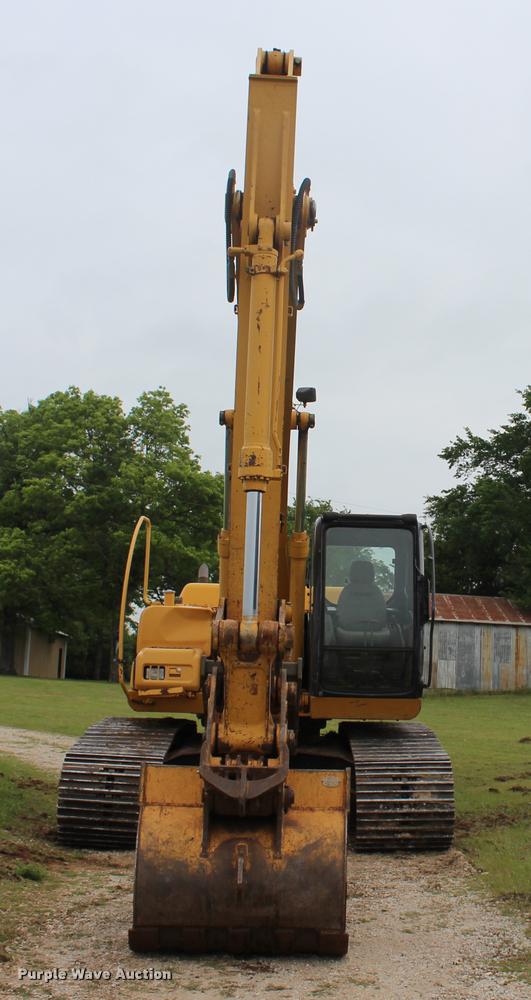 image for item L4996 2005 John Deere 200C LC excavator