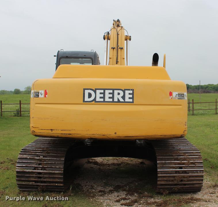 image for item L4996 2005 John Deere 200C LC excavator