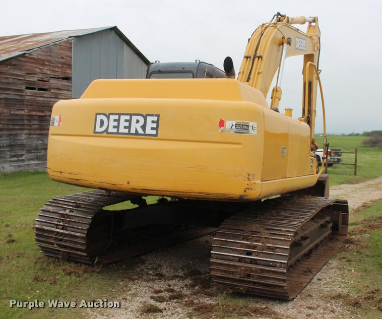image for item L4996 2005 John Deere 200C LC excavator