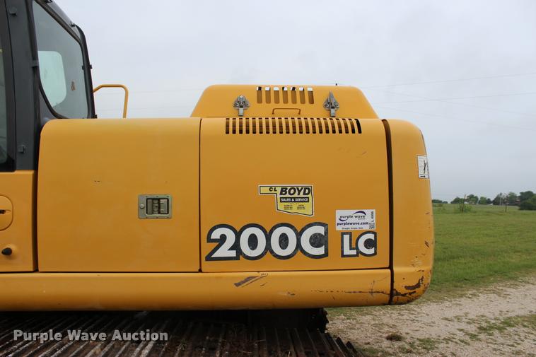 image for item L4996 2005 John Deere 200C LC excavator