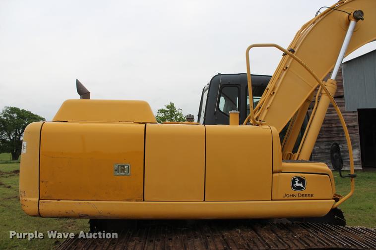 image for item L4996 2005 John Deere 200C LC excavator