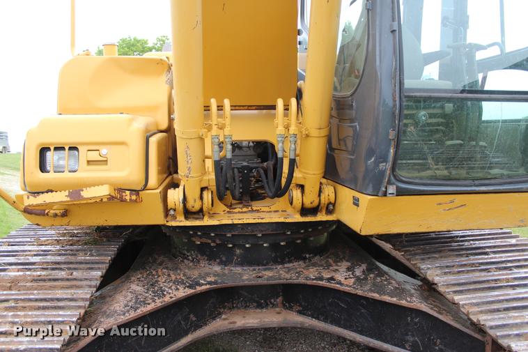 image for item L4996 2005 John Deere 200C LC excavator