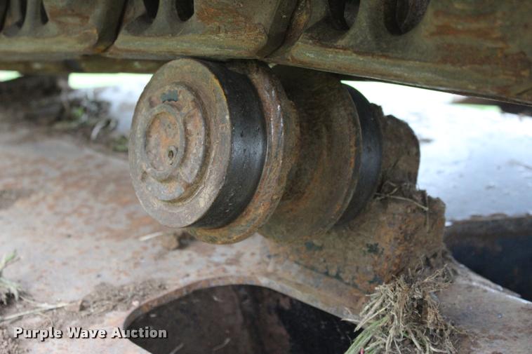 image for item L4996 2005 John Deere 200C LC excavator