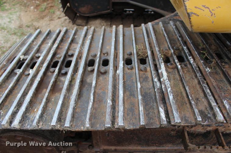 image for item L4996 2005 John Deere 200C LC excavator