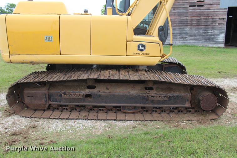 image for item L4996 2005 John Deere 200C LC excavator