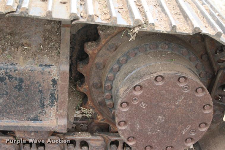 image for item L4996 2005 John Deere 200C LC excavator