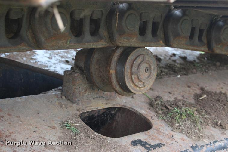 image for item L4996 2005 John Deere 200C LC excavator