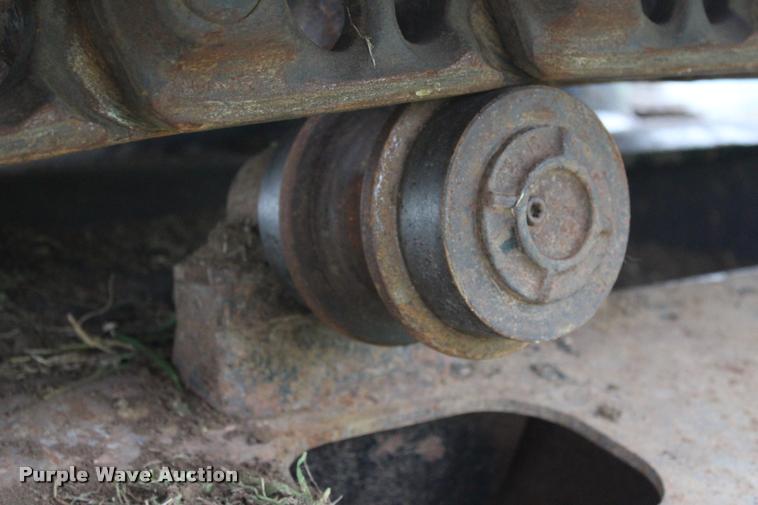 image for item L4996 2005 John Deere 200C LC excavator