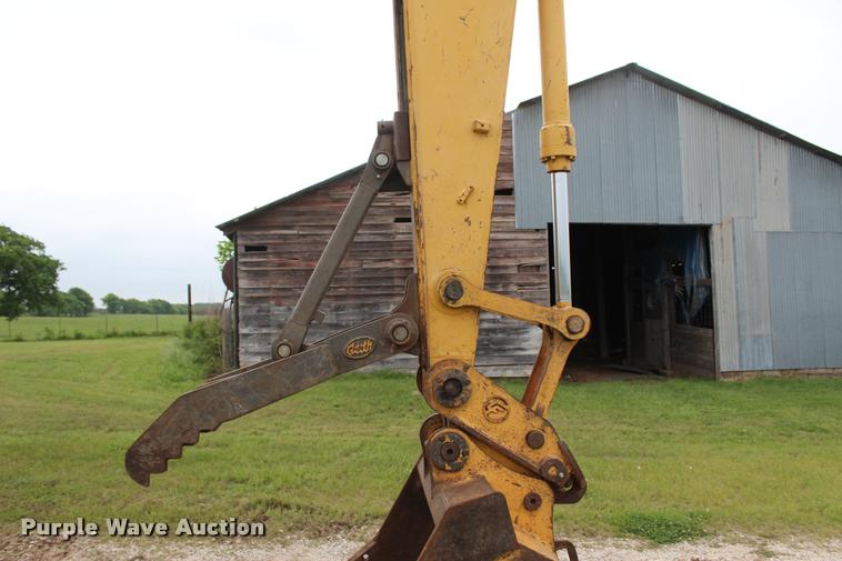 image for item L4996 2005 John Deere 200C LC excavator