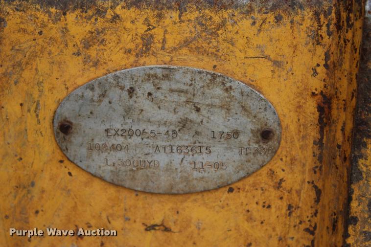 image for item L4996 2005 John Deere 200C LC excavator