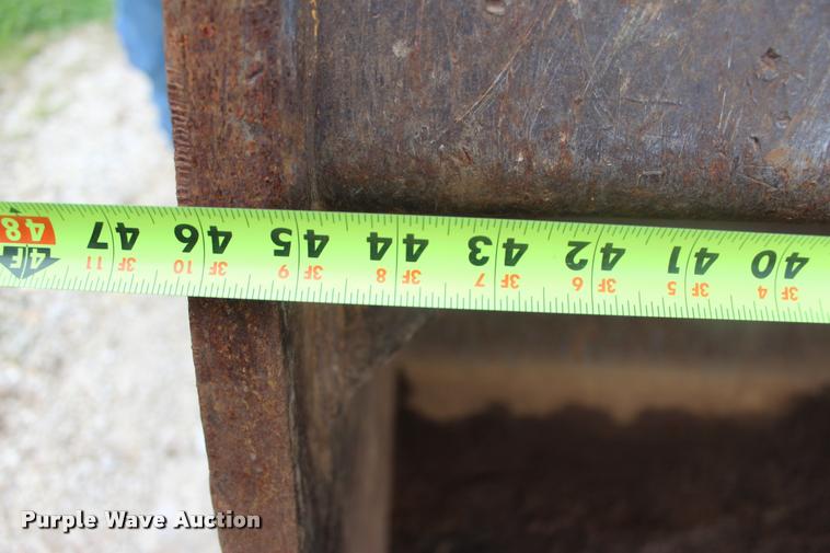 image for item L4996 2005 John Deere 200C LC excavator