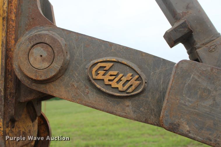 image for item L4996 2005 John Deere 200C LC excavator