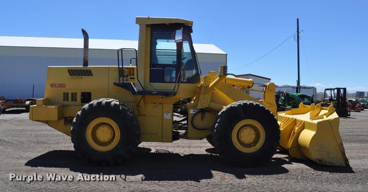 image for item L5228 1992 Komatsu WA380-1 wheel loader