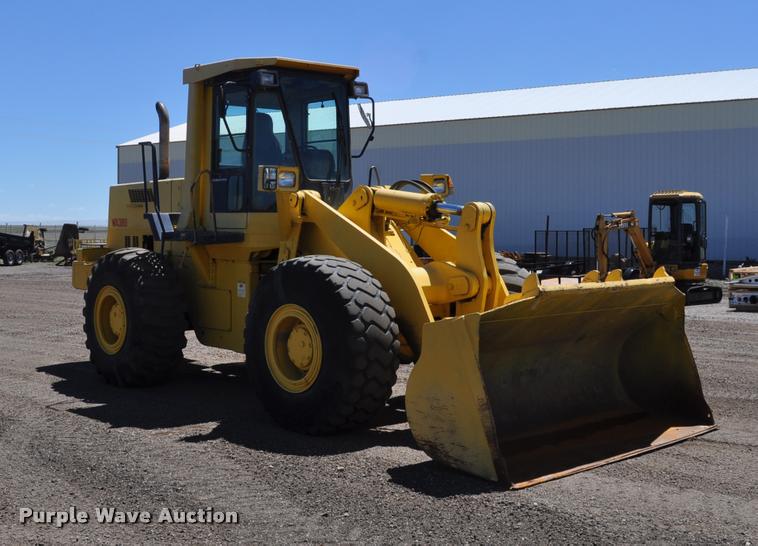 image for item L5228 1992 Komatsu WA380-1 wheel loader