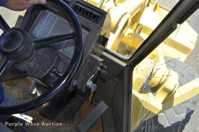 image for item L5228 1992 Komatsu WA380-1 wheel loader