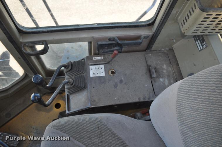 image for item L5228 1992 Komatsu WA380-1 wheel loader