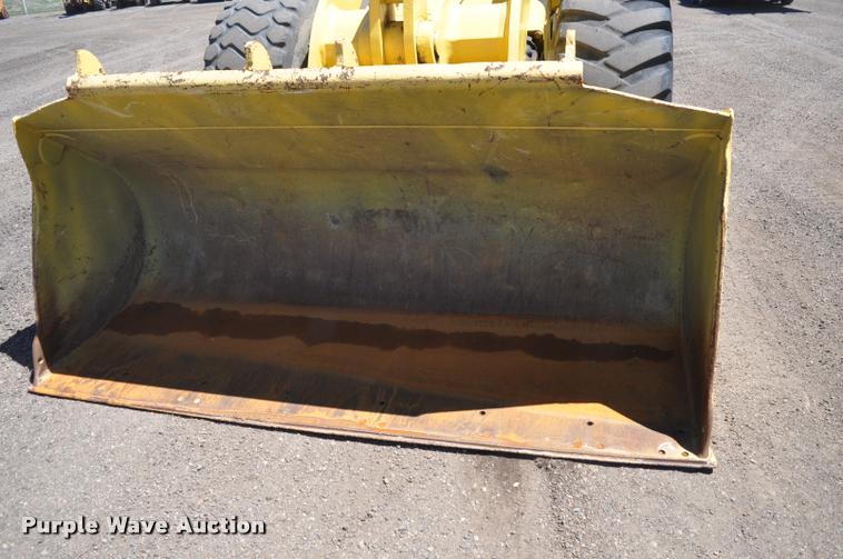 image for item L5228 1992 Komatsu WA380-1 wheel loader
