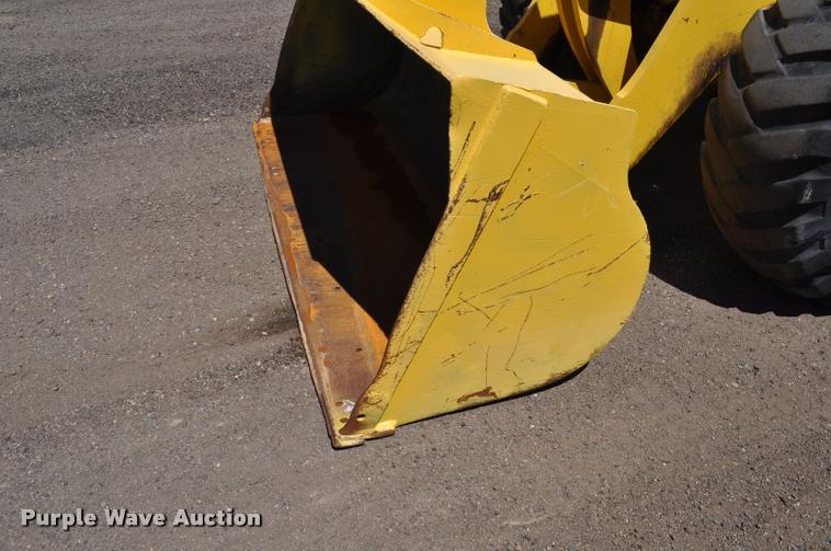 image for item L5228 1992 Komatsu WA380-1 wheel loader
