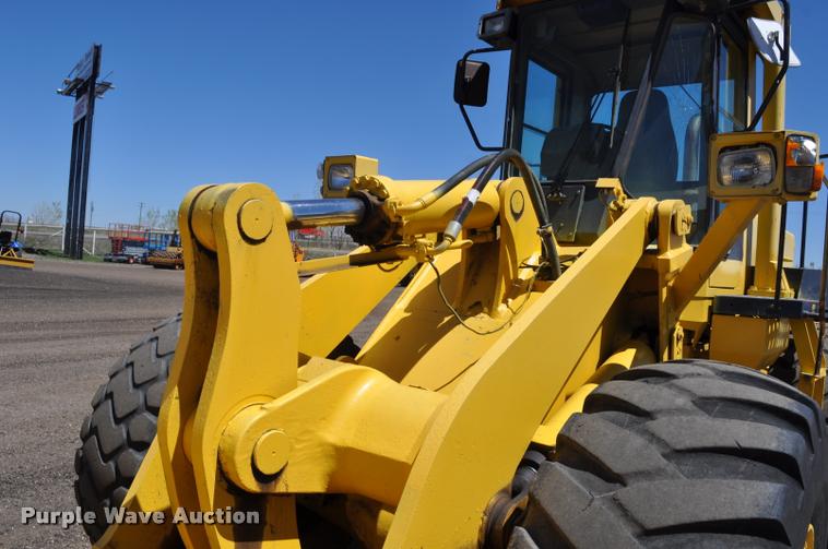 image for item L5228 1992 Komatsu WA380-1 wheel loader
