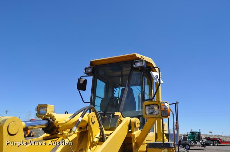 image for item L5228 1992 Komatsu WA380-1 wheel loader