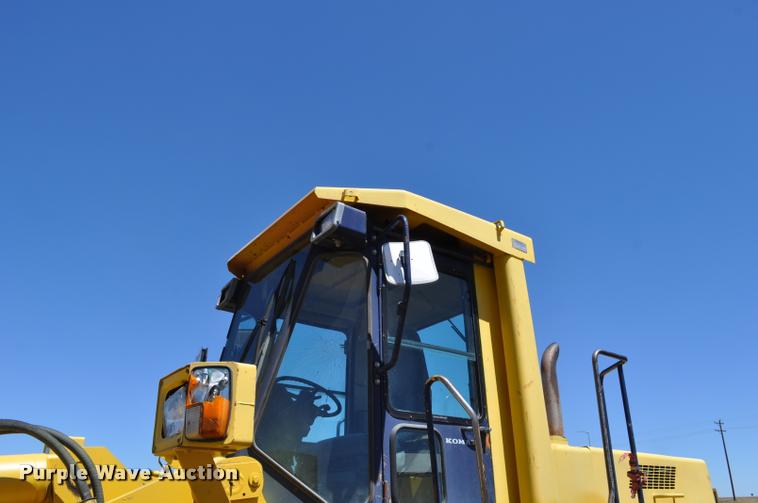 image for item L5228 1992 Komatsu WA380-1 wheel loader