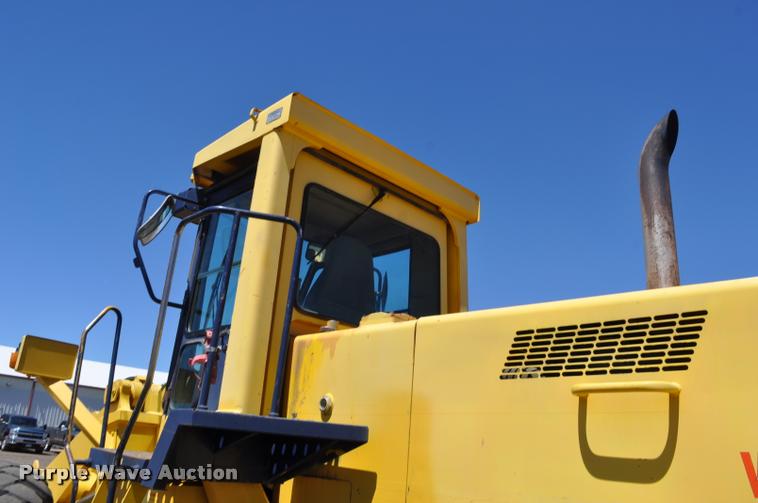 image for item L5228 1992 Komatsu WA380-1 wheel loader