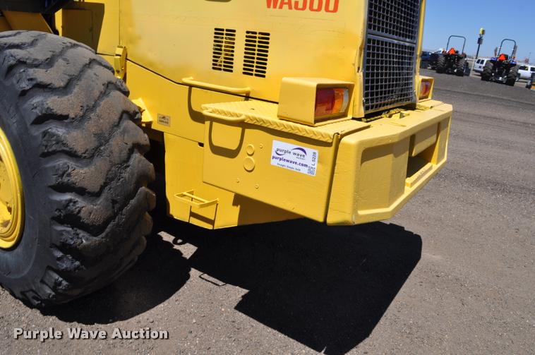 image for item L5228 1992 Komatsu WA380-1 wheel loader