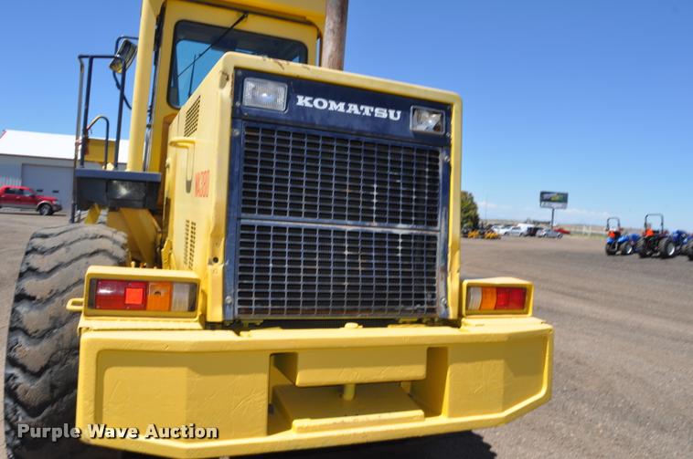 image for item L5228 1992 Komatsu WA380-1 wheel loader
