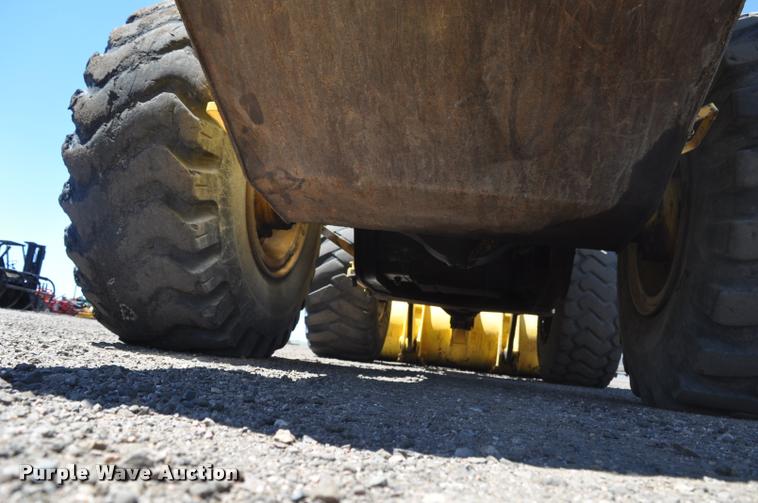 image for item L5228 1992 Komatsu WA380-1 wheel loader