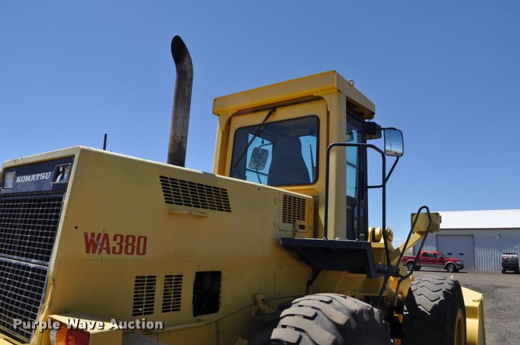 image for item L5228 1992 Komatsu WA380-1 wheel loader
