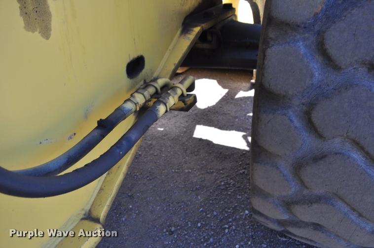 image for item L5228 1992 Komatsu WA380-1 wheel loader