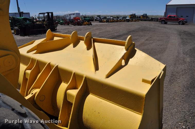 image for item L5228 1992 Komatsu WA380-1 wheel loader