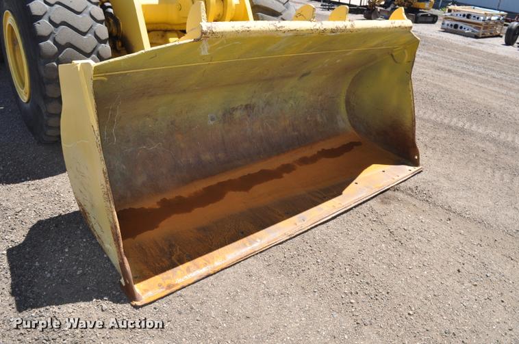 image for item L5228 1992 Komatsu WA380-1 wheel loader