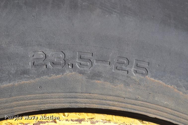 image for item L5228 1992 Komatsu WA380-1 wheel loader